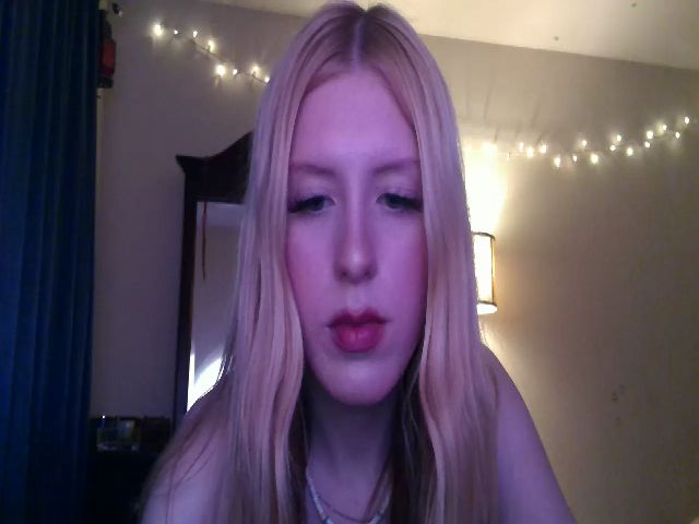 Live sex webcam photo for BunniesBubble #273157974