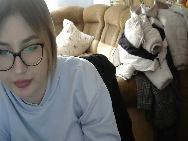 Live sex webcam photo for Bupsi_kitty #272980469