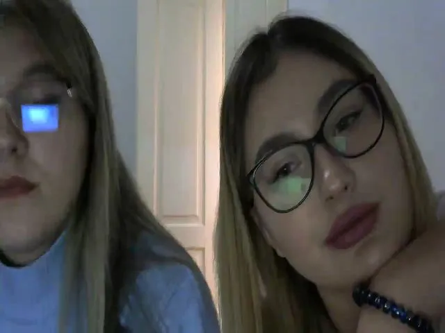 Live sex webcam photo for Bupsi_kitty #273074754