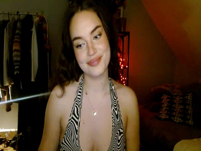 Live sex webcam photo for Burlsquelena #272246217