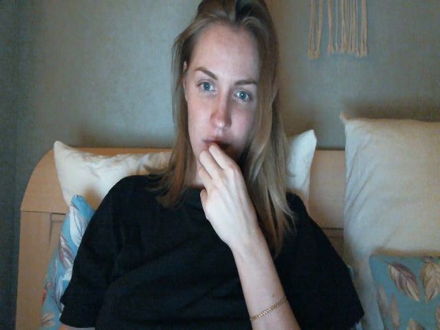 Live sex webcam photo for BustyAleks #273300276