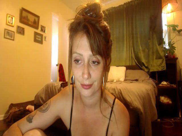 Live sex webcam photo for ButterTartz #273365367