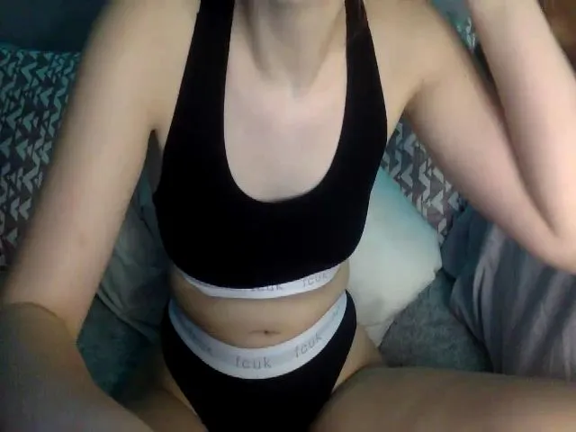 Live sex webcam photo for CBB21 #273595789