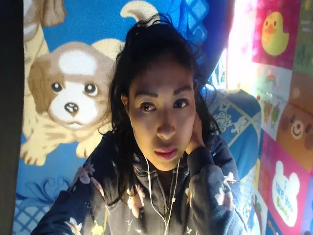 Live sex webcam photo for CHILENITAHOT #271735761