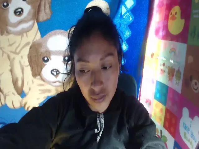 Live sex webcam photo for CHILENITAHOT #271802514