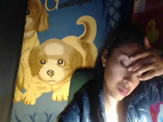 Live sex webcam photo for CHILENITAHOT #271862671