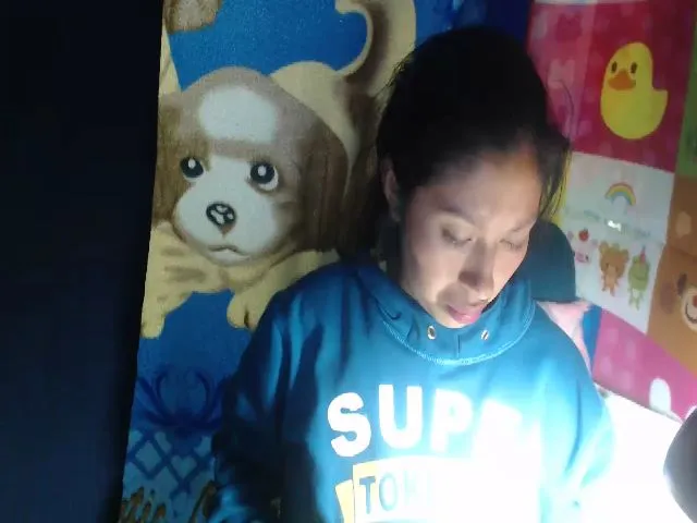 Live sex webcam photo for CHILENITAHOT #272232664