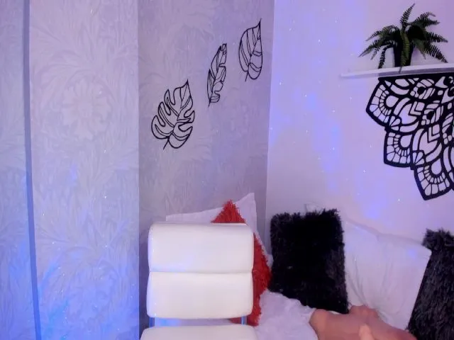 Live sex webcam photo for C_a_t_a_ #272479091