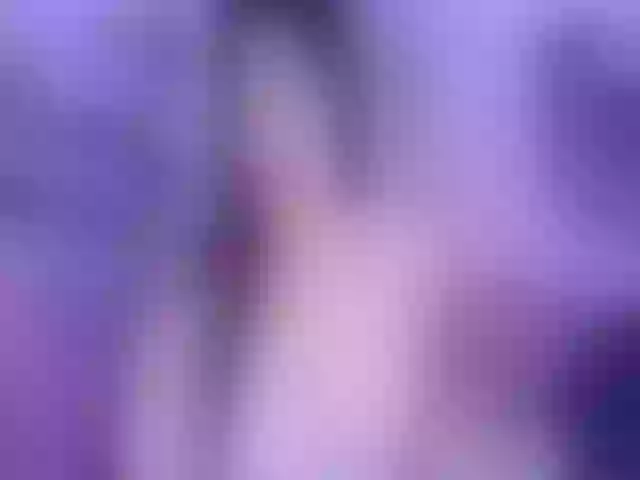 Live sex webcam photo for C_a_t_a_ #272585946