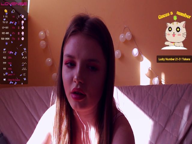 Live sex webcam photo for CaNaDaDi #272887446