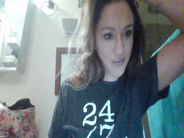 Live sex webcam photo for Cali23Girl #271792534