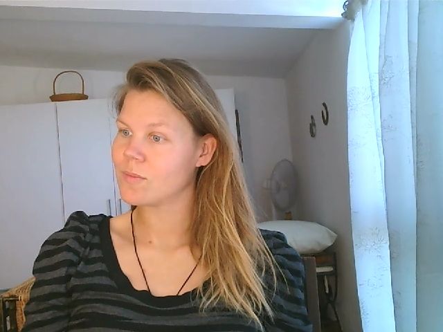 Live sex webcam photo for CallMeMaria #271873422