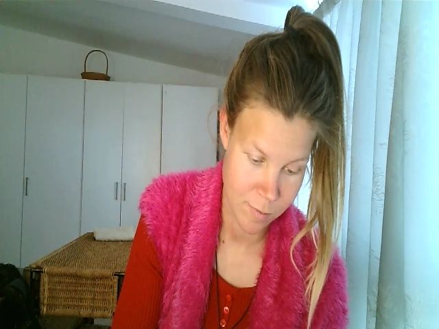 Live sex webcam photo for CallMeMaria #271897014