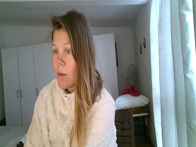 Live sex webcam photo for CallMeMaria #271944536