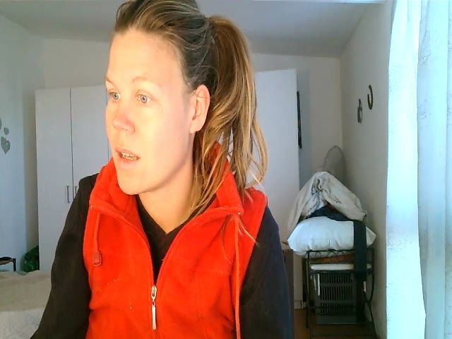 Live sex webcam photo for CallMeMaria #271977773