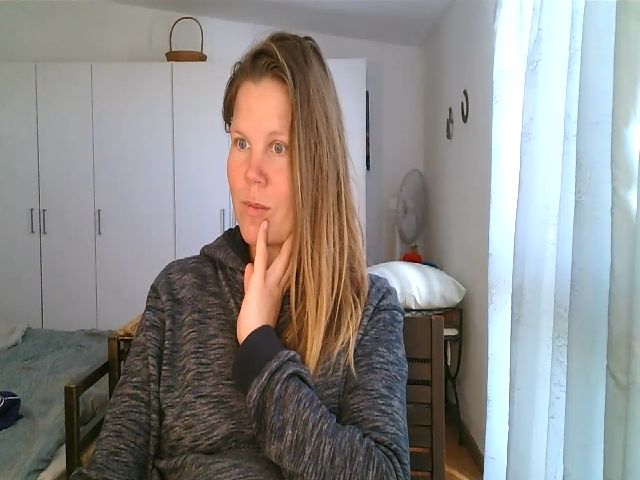 Live sex webcam photo for CallMeMaria #271994843