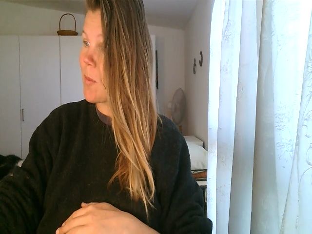 Live sex webcam photo for CallMeMaria #272053511