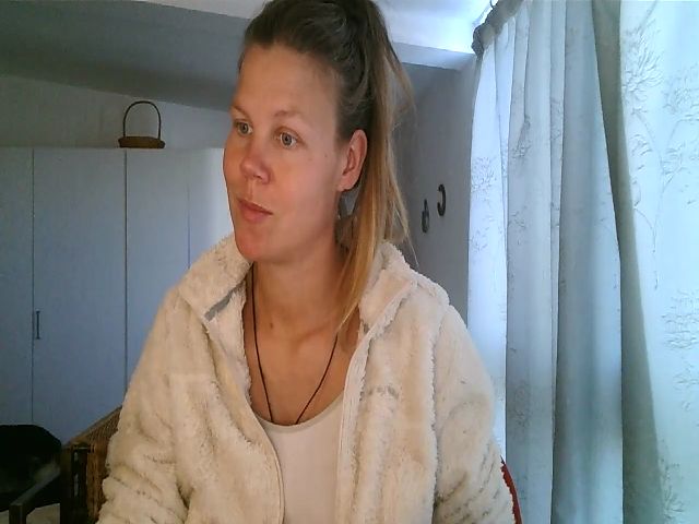 Live sex webcam photo for CallMeMaria #272056424