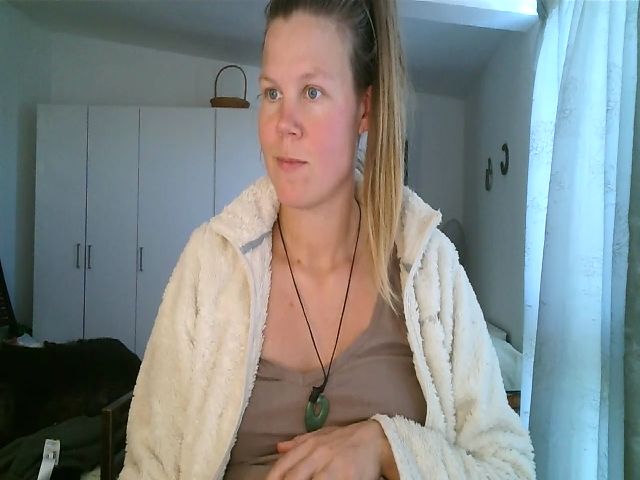 Live sex webcam photo for CallMeMaria #272083825