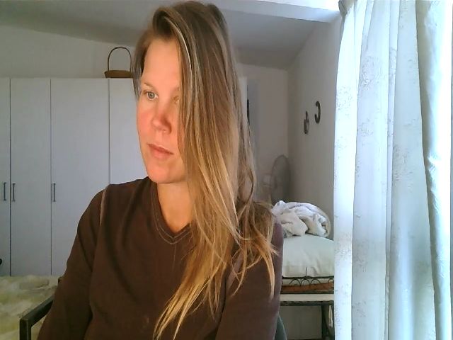 Live sex webcam photo for CallMeMaria #272121389