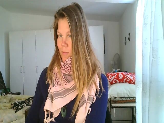 Live sex webcam photo for CallMeMaria #272147224