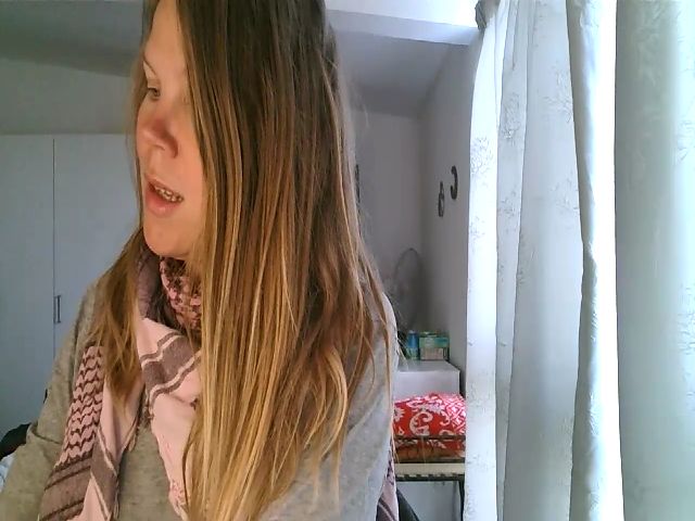 Live sex webcam photo for CallMeMaria #272265023