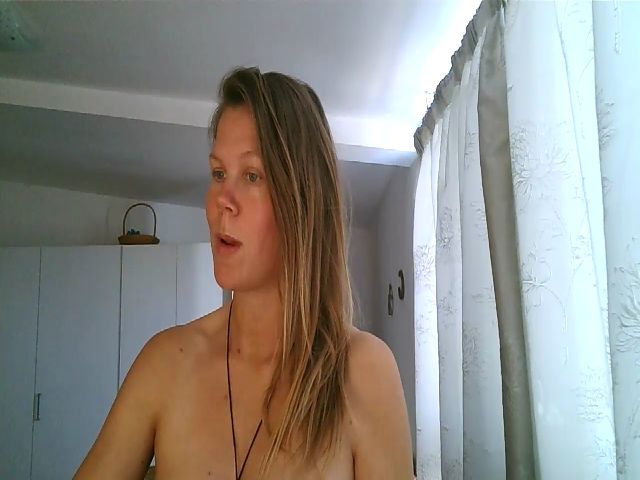 Live sex webcam photo for CallMeMaria #272267437