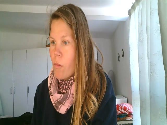 Live sex webcam photo for CallMeMaria #272295569