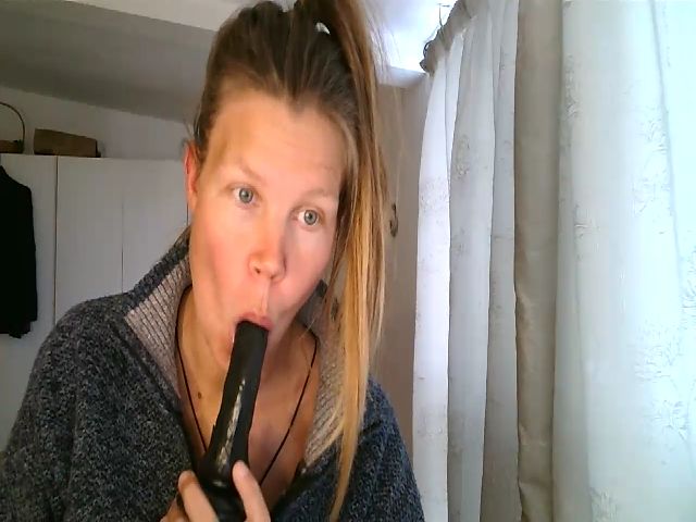 Live sex webcam photo for CallMeMaria #272744496