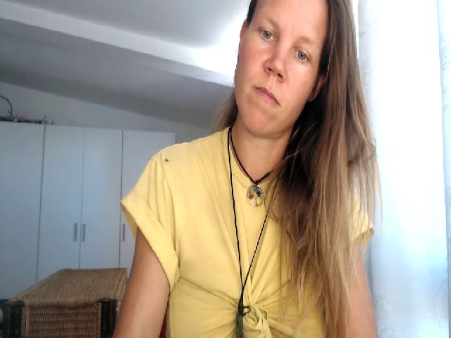 Live sex webcam photo for CallMeMaria #273908578