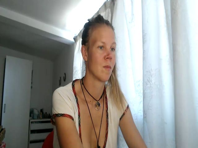 Live sex webcam photo for CallMeMaria #274114558