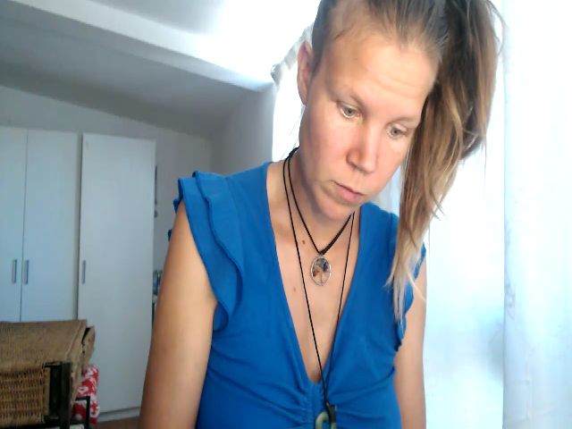 Live sex webcam photo for CallMeMaria #274196740