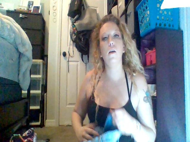 Live sex webcam photo for Callielynn69 #273914168