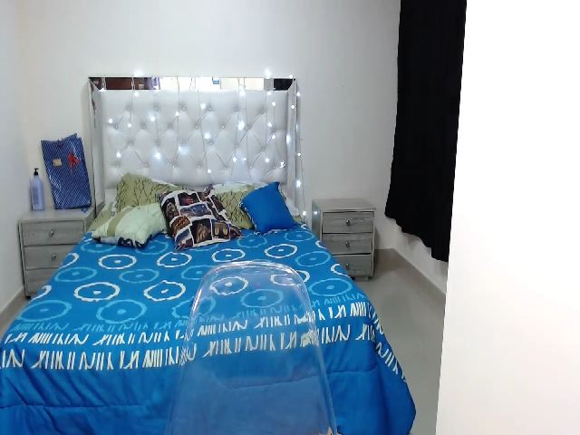 Live sex webcam photo for CamilaPersy #272611992