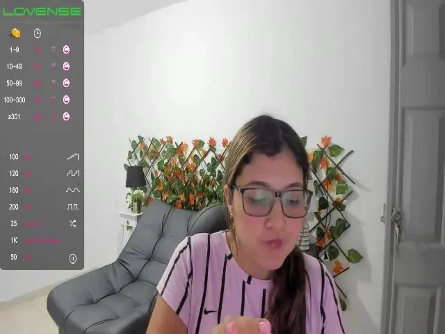 Live sex webcam photo for CamilaSmiith #272692967