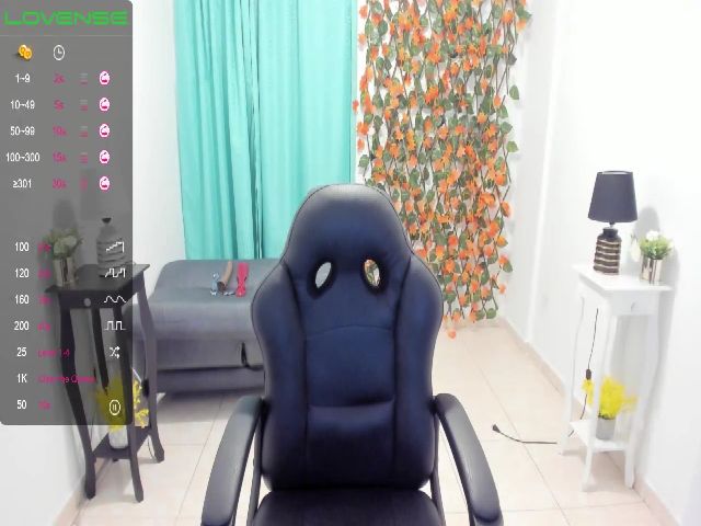 Live sex webcam photo for CamilaSmiith #273027783