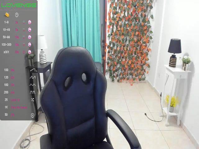 Live sex webcam photo for CamilaSmiith #273239723