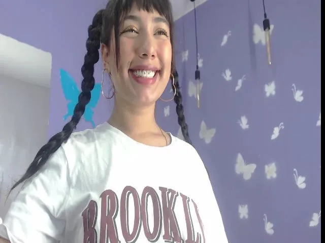 Live sex webcam photo for CamileRose #272664209