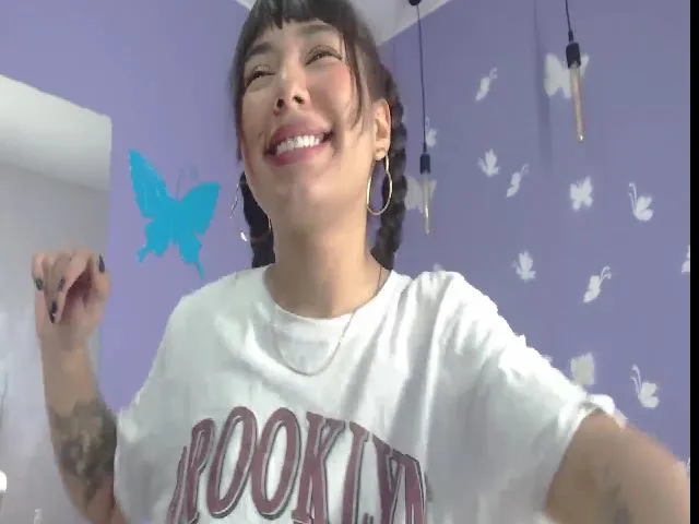 Live sex webcam photo for CamileRose #272664264