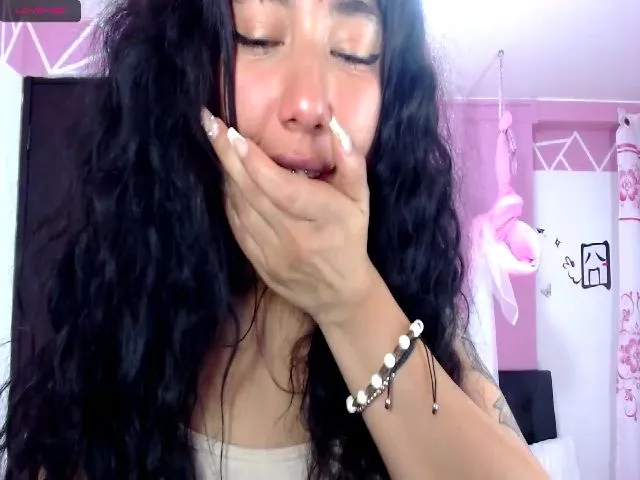 Live sex webcam photo for CamileRose #272910252