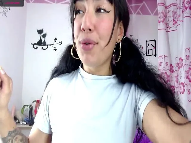 Live sex webcam photo for CamileRose #272931833