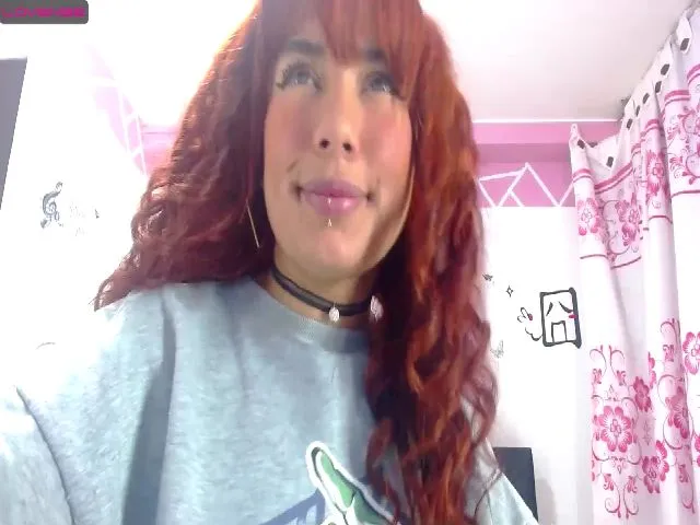 Live sex webcam photo for CamileRose #273816077