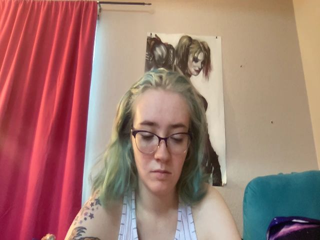 Live sex webcam photo for CandyBurger #273859743