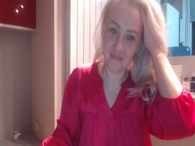 Live sex webcam photo for CandyHellenx #272098164