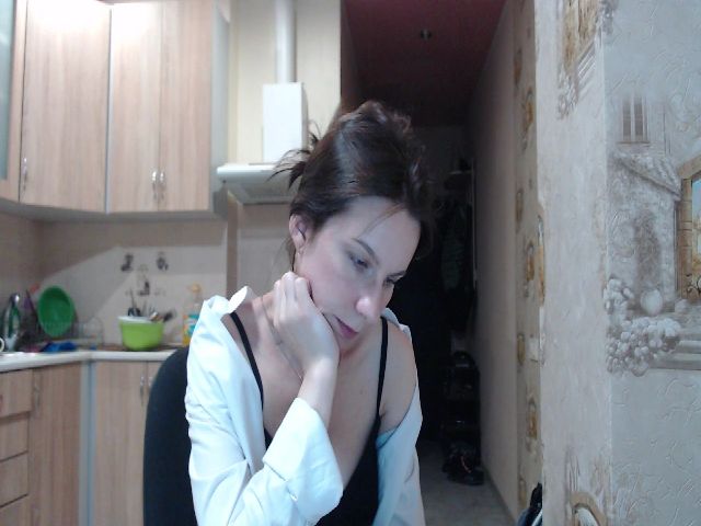 Live sex webcam photo for CandyJylie #273639210