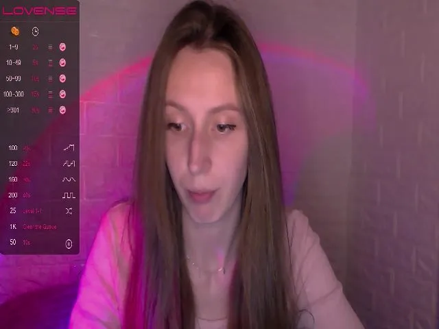 Live sex webcam photo for CandyLilly_ #273286704