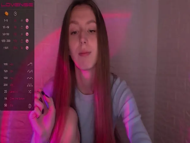 Live sex webcam photo for CandyLilly_ #273310860