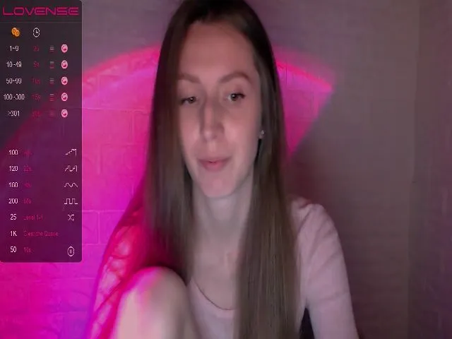 Live sex webcam photo for CandyLilly_ #273330871