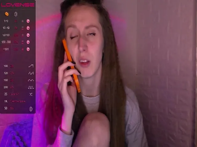 Live sex webcam photo for CandyLilly_ #273452325