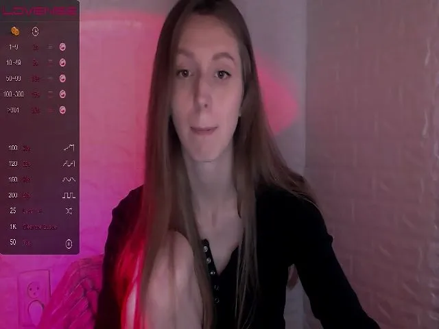 Live sex webcam photo for CandyLilly_ #273503194